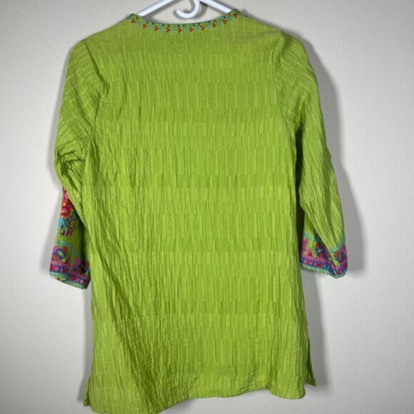 Calessa Women's 3/4 Bell Sleeve Lime Green Embroidered Floral Top Small! - Picture 6 of 6